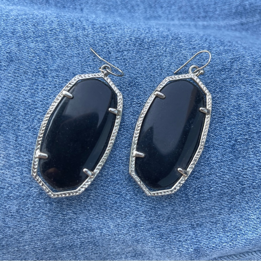 Kendra Scott Danielle earrings in Black and Silver